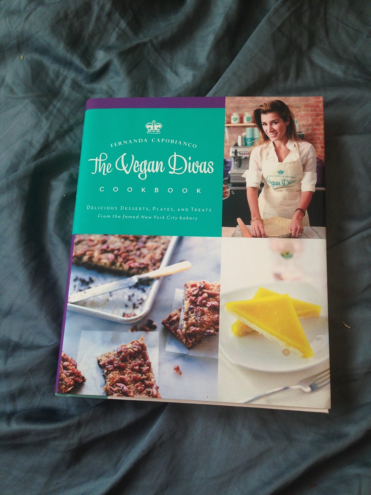 The Vegan Divas Cookbook: Delicious Desserts, Plates, and Treats from the Fa…