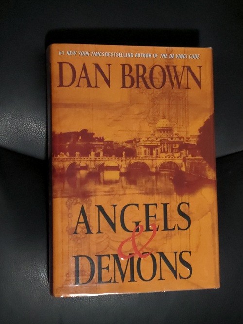 Signed Dan Brown Angels and Demons Atria Hardcover Near Fine Condition