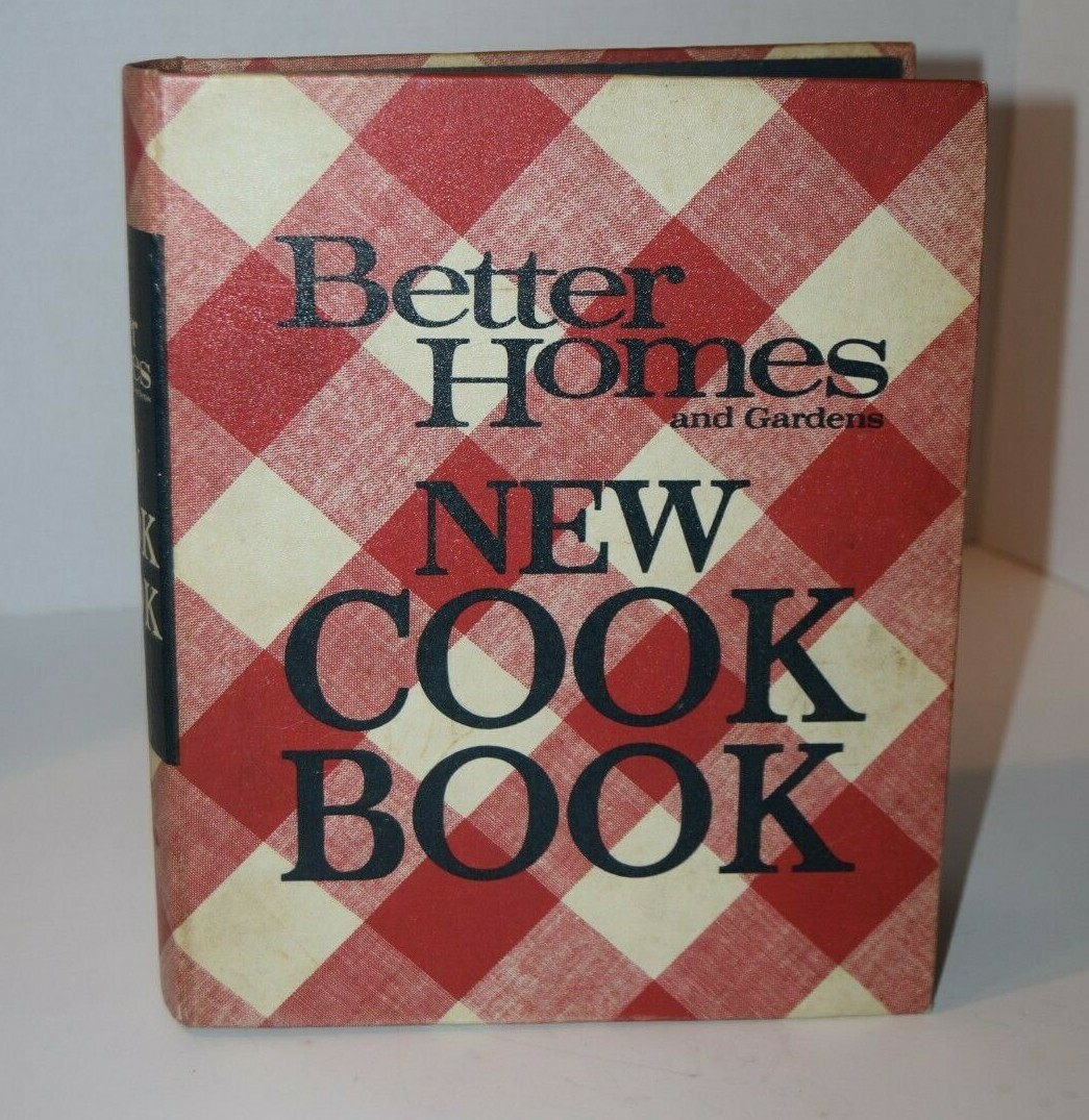 Better Homes and Gardens 1968 Cookbook 5 ring binder 400 pages
