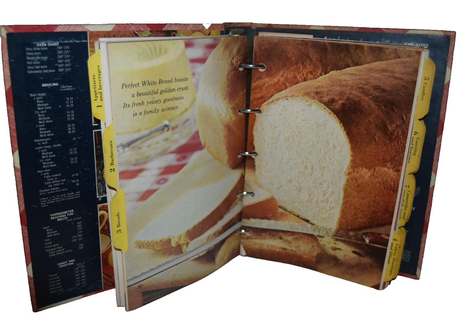 Better Homes and Gardens 1968 Cookbook 5 ring binder 400 pages