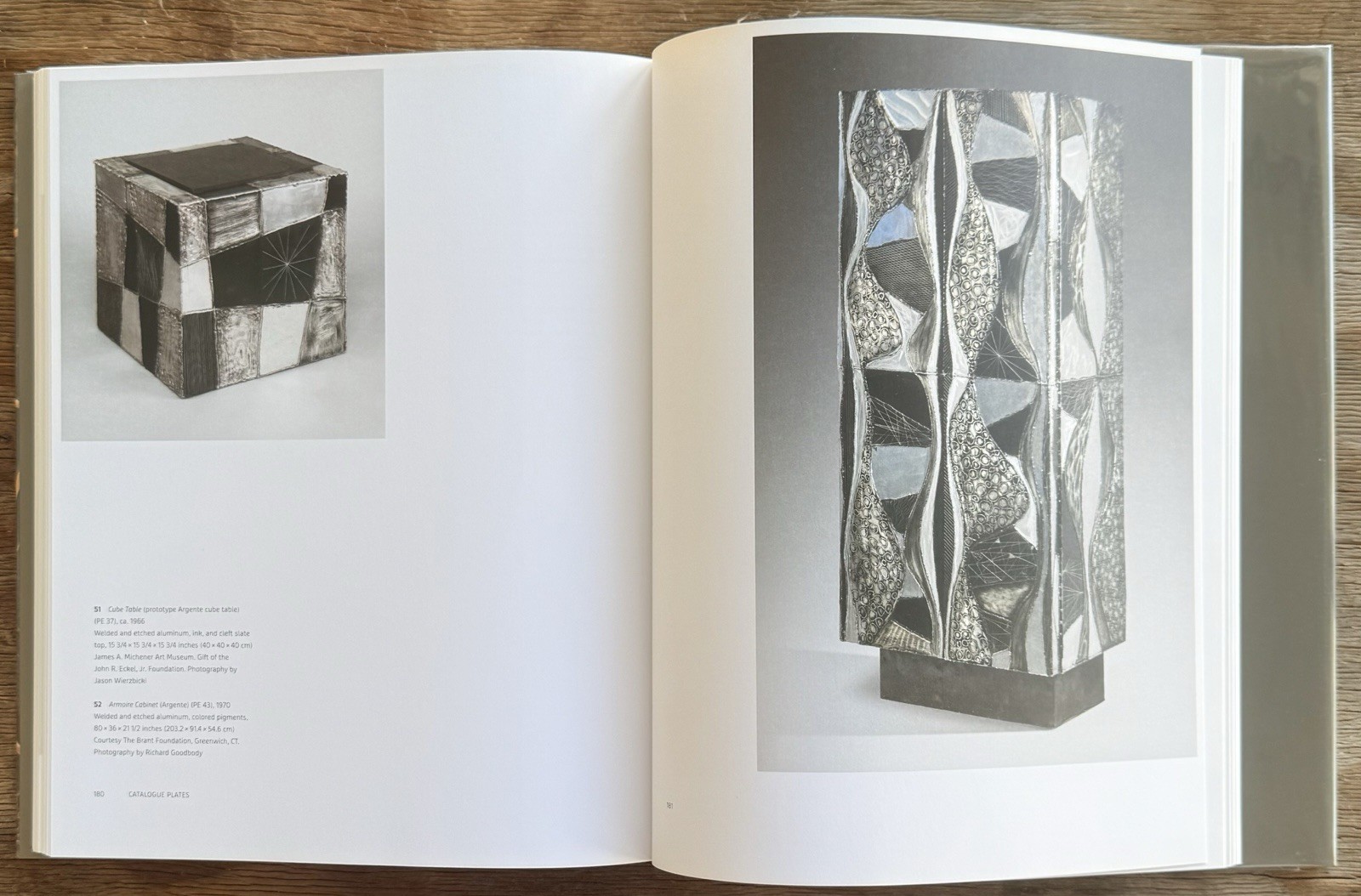 Paul Evans : Crossing Boundaries and Crafting Modernism by Glenn Adamson (2014,