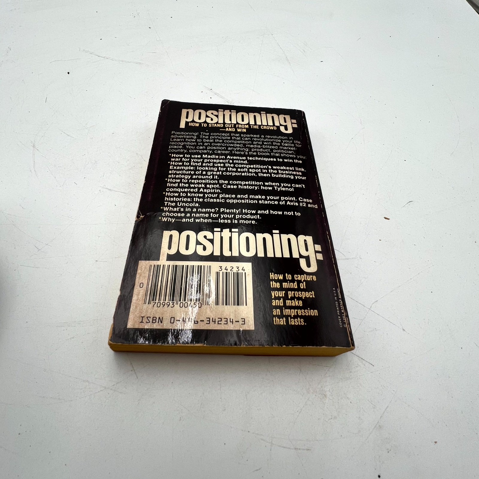 Positioning: The Battle For Your Mind by Al Ries Jack Trout 1981 Warner Books
