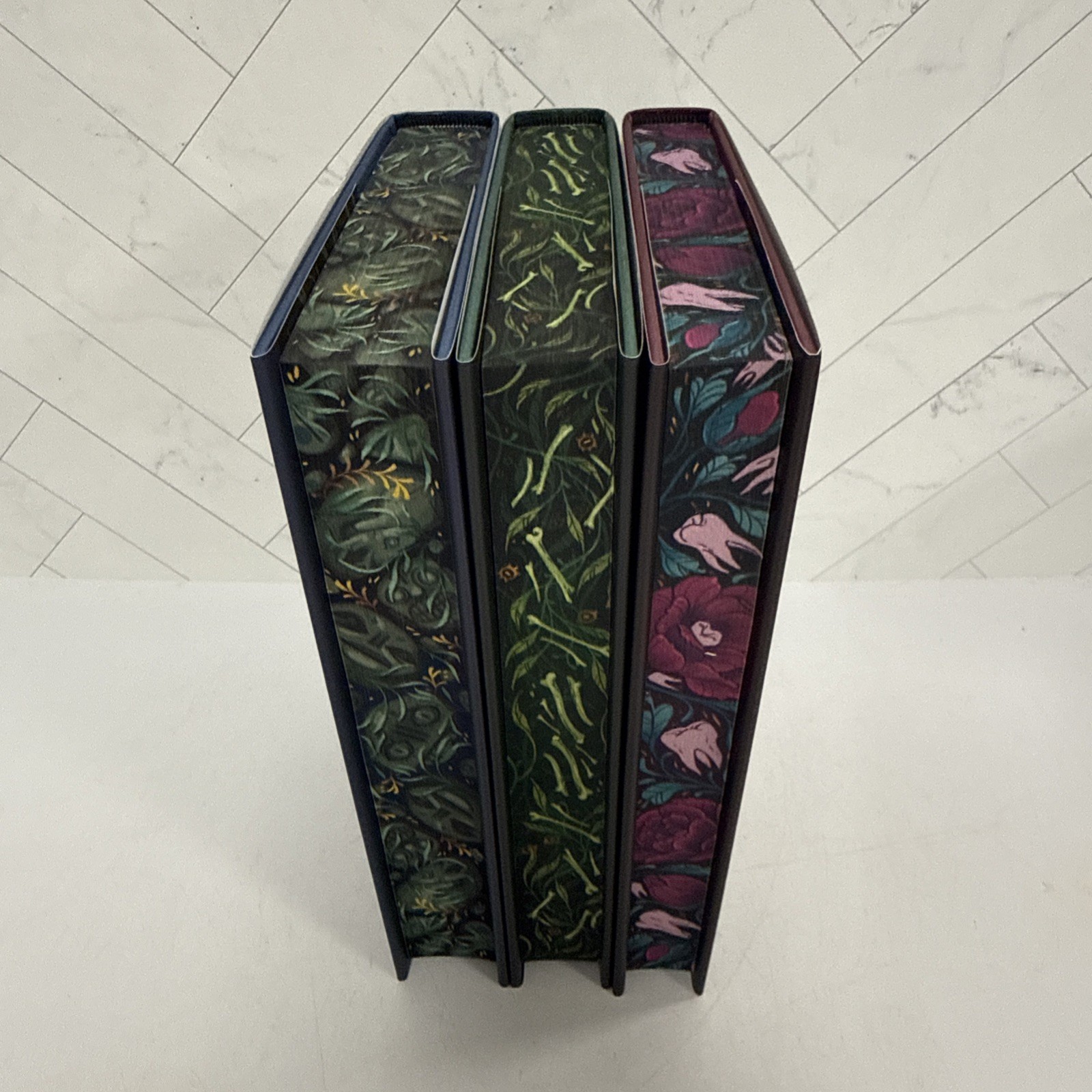 Illumicrate Evernight T. Kingfisher Set Hardback Exclusive Sprayed Edges Signed