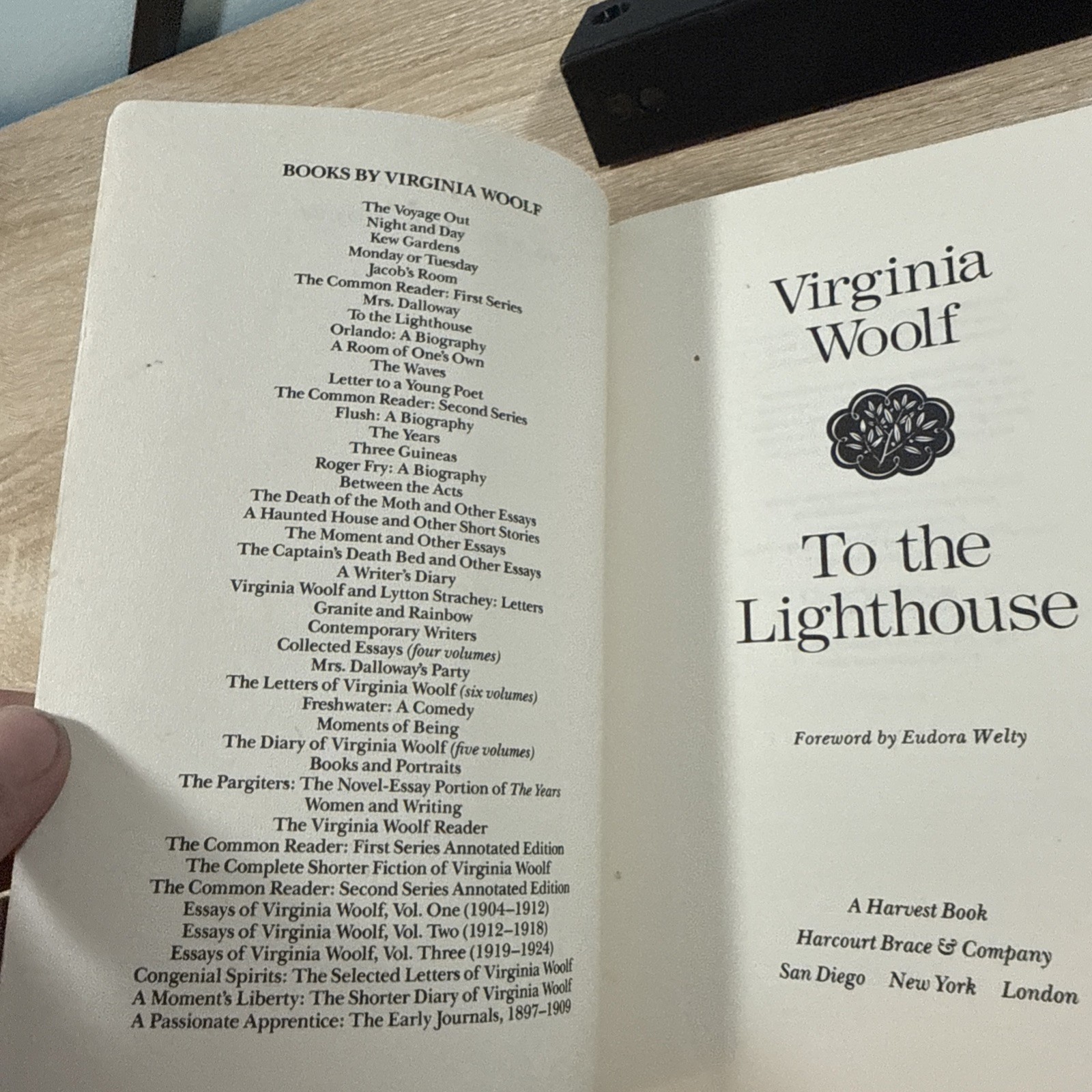To the Lighthouse – Paperback By Virginia Woolf – GOOD