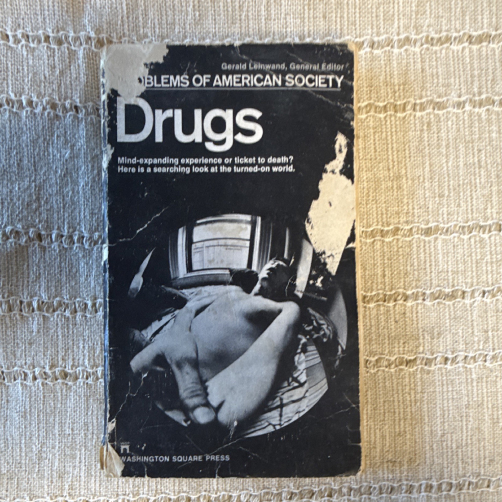 Drugs by Gerald Leinwand Paperback Washington Square Press Sociology Addiction