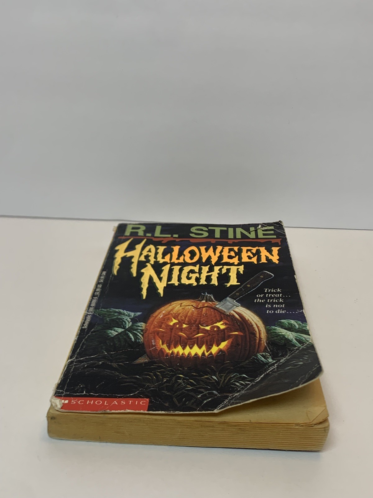 Halloween Night by R.L Stine Vintage YA Horror Paperback 1993 Trick Or Treat