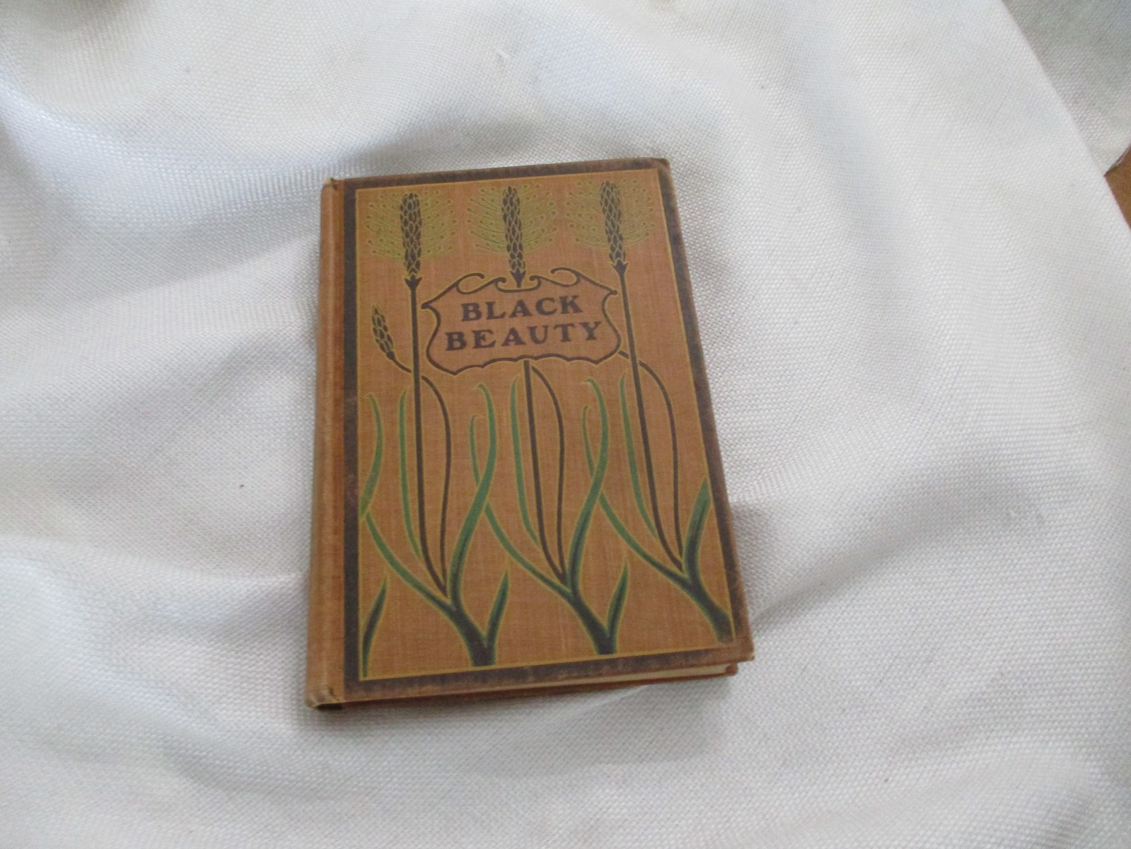 Vintage Black Beauty By Anna Seewell book hardcover as shown