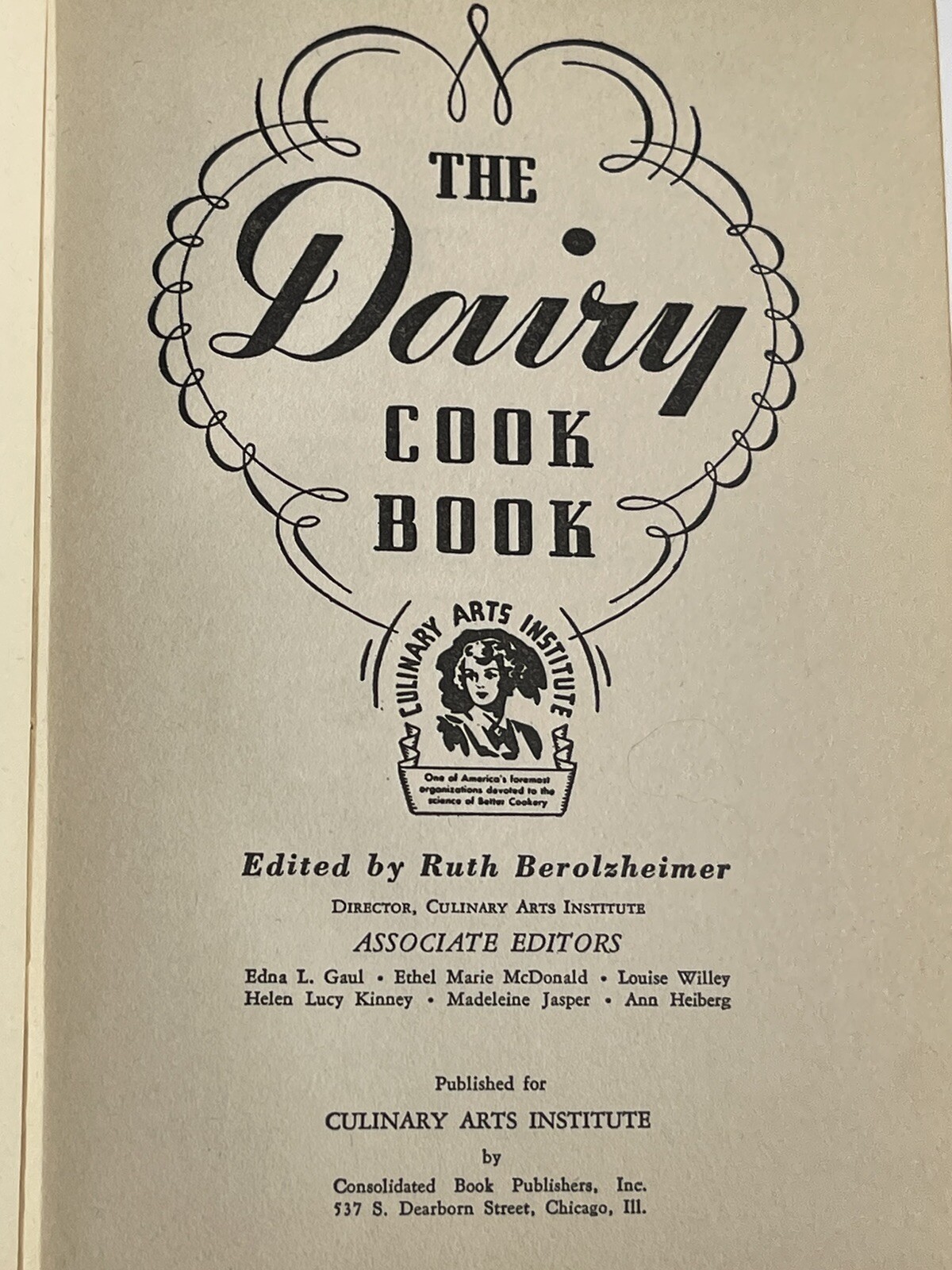 1941 THE DAIRY COOK BOOK 256 PAGES OF RECIPES BEROLZHEIMER CULINARY ARTS